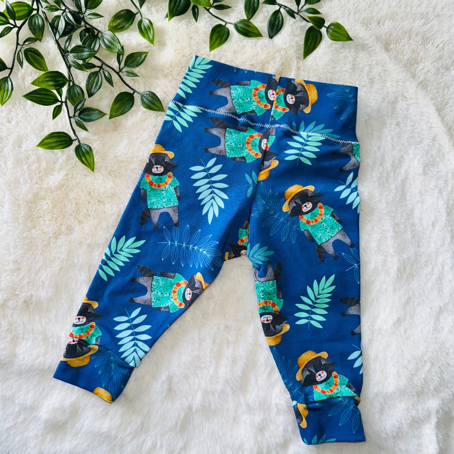 The Hawaiian Raccoon Leggings