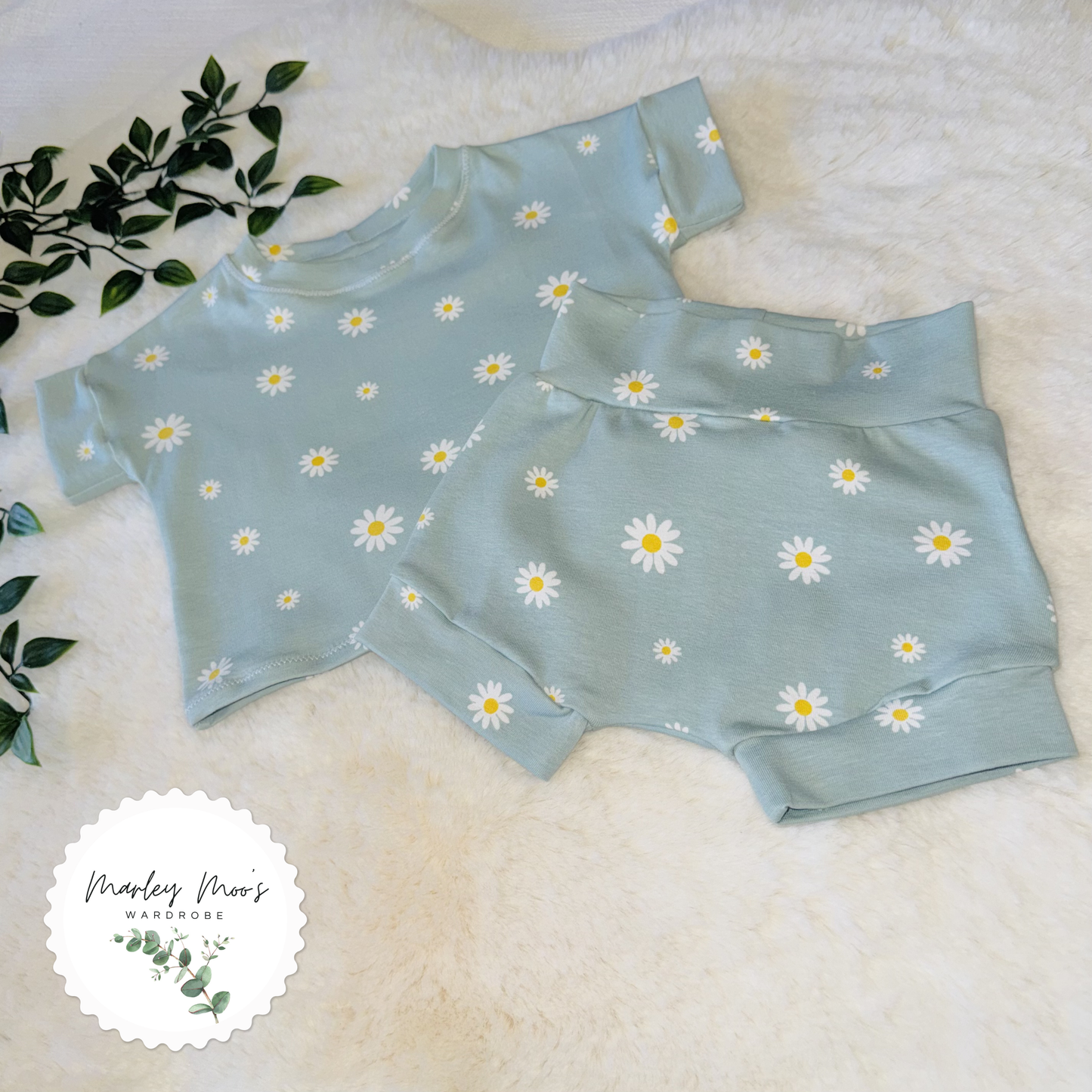 Mint Daisy Shorts And T-Shirt Set