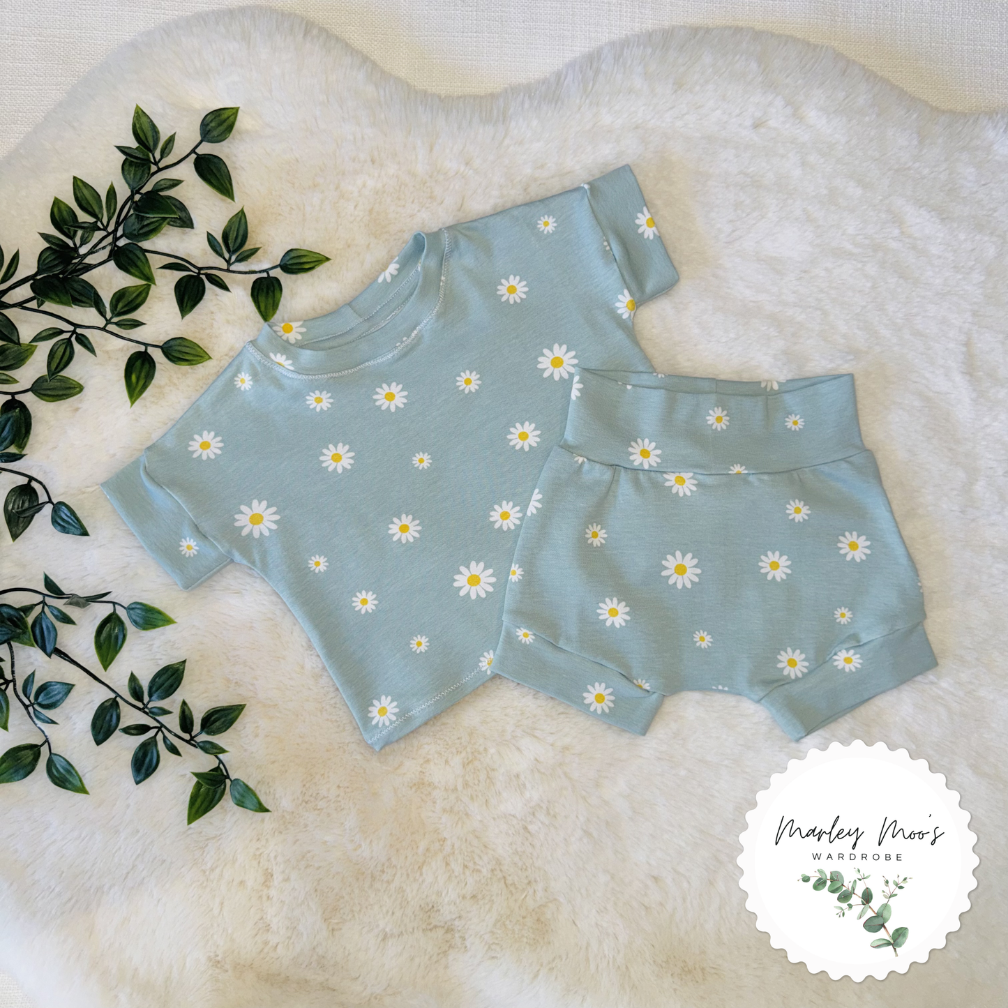 Mint Daisy Shorts And T-Shirt Set